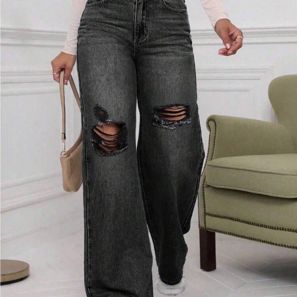 Baggy Distressed Cargo Jeans - Loose Fit